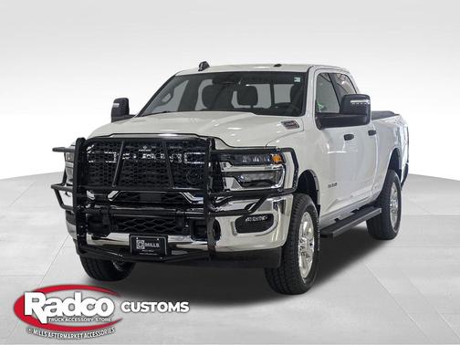 Bright White Clearcoat 2026 RAM 2500 Big Horn Crew Cab 4x4 6'4' Box