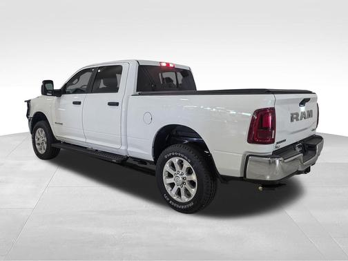 Bright White Clearcoat 2026 RAM 2500 Big Horn Crew Cab 4x4 6'4' Box