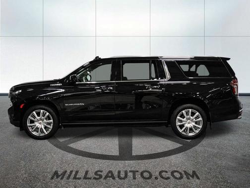 Black 2022 Chevrolet Suburban 4WD High Country