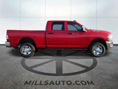2024 RAM 2500 Tradesman Crew Cab 4x4 6'4' Box