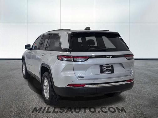 Silver Zynith 2023 Jeep Grand Cherokee Laredo