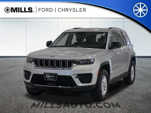 Silver Zynith 2023 Jeep Grand Cherokee Laredo