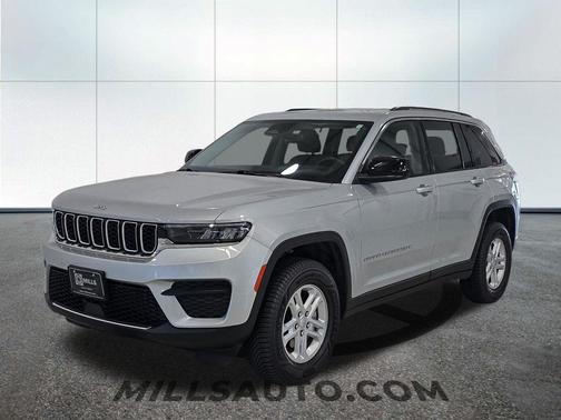 Silver Zynith 2023 Jeep Grand Cherokee Laredo