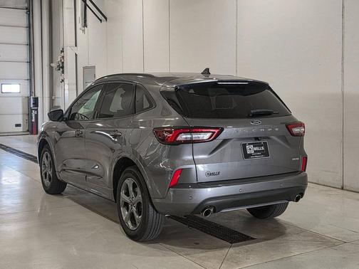 Carbonized Gray Metallic 2024 Ford Escape ST-Line