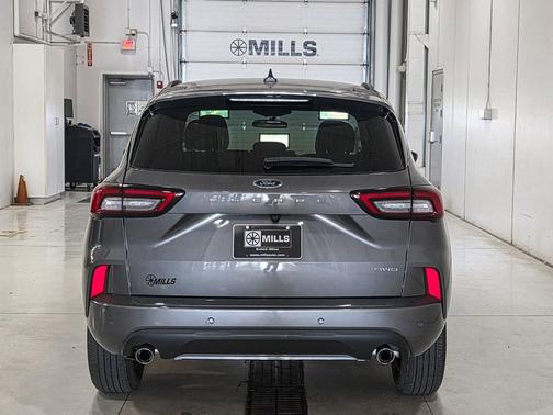 Carbonized Gray Metallic 2024 Ford Escape ST-Line