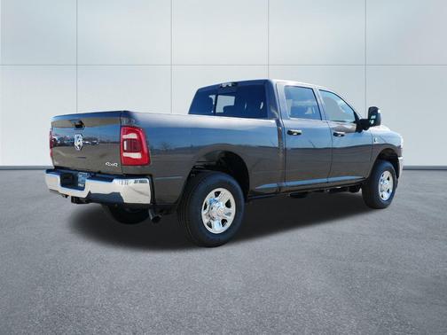 2024 RAM 2500 Tradesman Crew Cab 4x4 6'4' Box