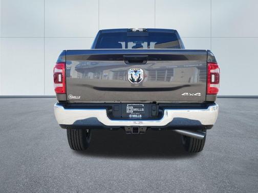 2024 RAM 2500 Tradesman Crew Cab 4x4 6'4' Box