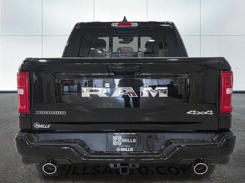 Diamond Black Crystal Pearlcoat 2026 RAM 1500 Big Horn/Lone Star