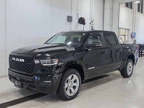 Diamond Black Crystal Pearlcoat 2026 RAM 1500 Big Horn/Lone Star