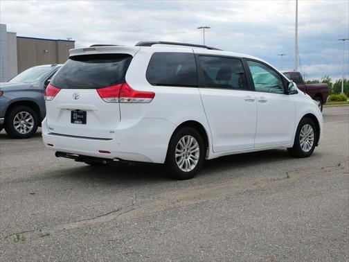 2014 Toyota Sienna XLE