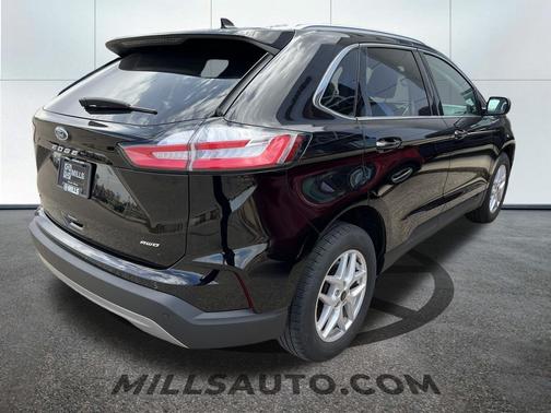 Agate Black Metallic 2024 Ford Edge SEL