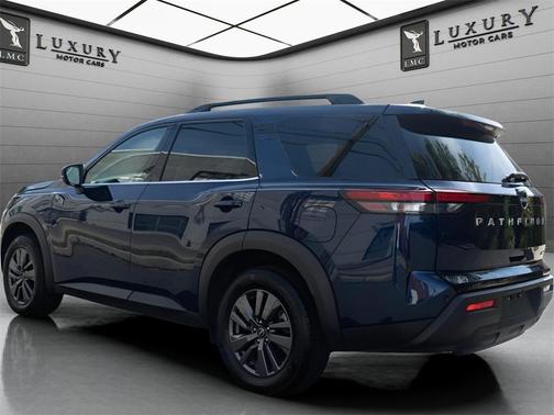 2024 Nissan Pathfinder SV FWD