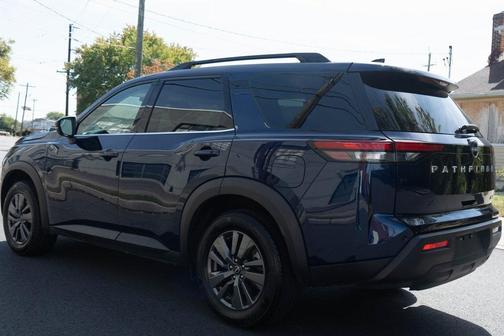 2024 Nissan Pathfinder SV FWD