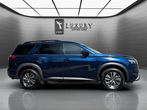 2024 Nissan Pathfinder SV FWD