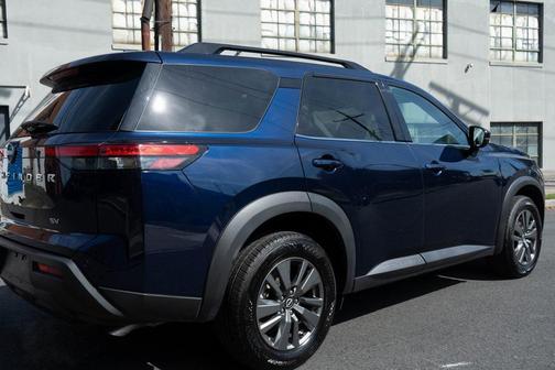 2024 Nissan Pathfinder SV FWD