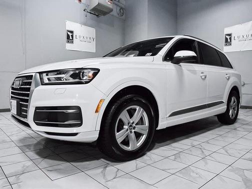 Photo 3 of 77 of 2017 Audi Q7 2.0T Premium Plus