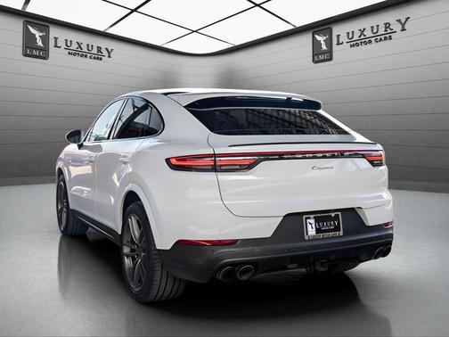 White 2021 Porsche Cayenne Cayenne