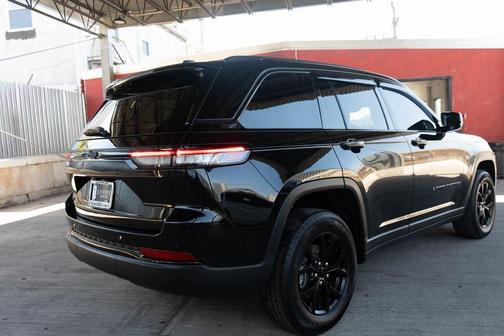 2024 Jeep Grand Cherokee Altitude