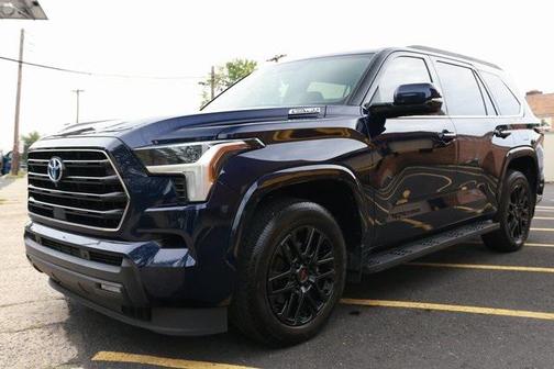 2023 Toyota Sequoia SR5