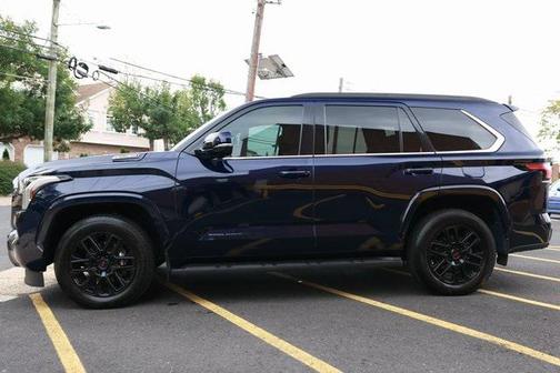 2023 Toyota Sequoia SR5