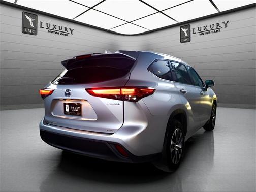 2023 Toyota Highlander Hybrid XLE