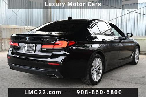 2021 BMW 530 530i