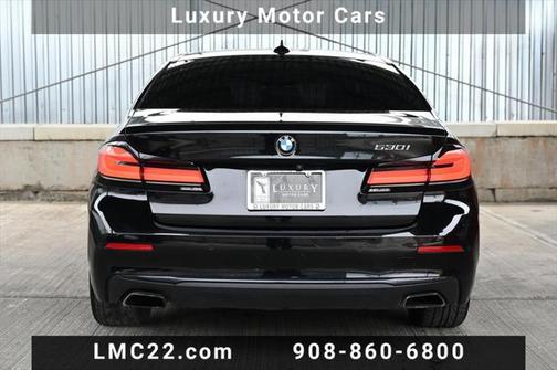 2021 BMW 530 530i