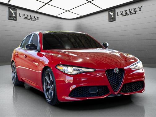 Alfa Rosso 2022 Alfa Romeo Giulia Ti