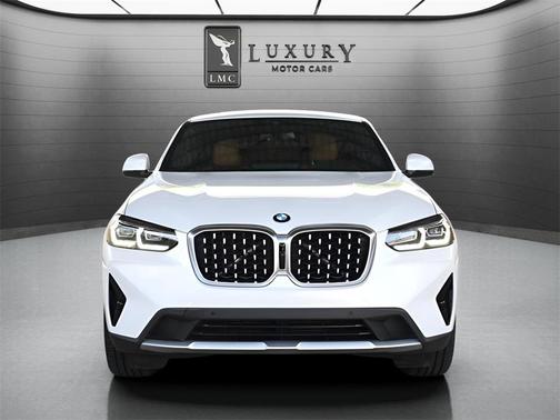 2023 BMW X4 xDrive30i