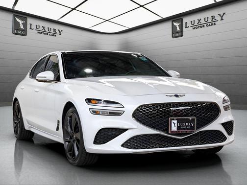 Uyuni White 2023 Genesis G70 2.0T AWD
