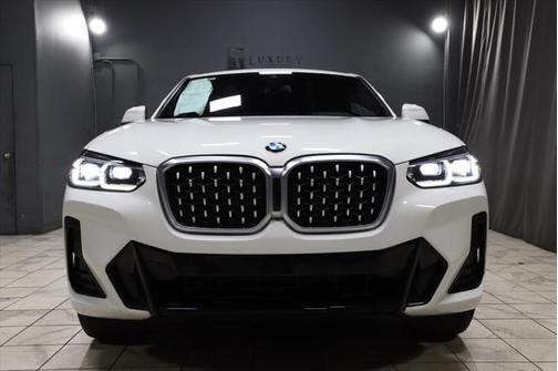 2022 BMW X4 xDrive30i