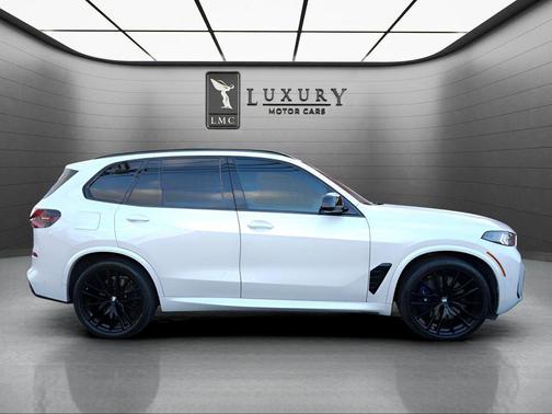 2024 BMW X5 M60i