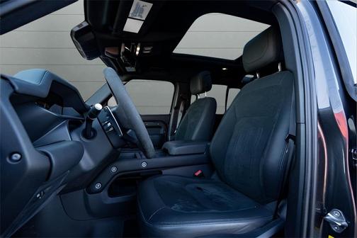 2023 Land Rover Defender 110 V8