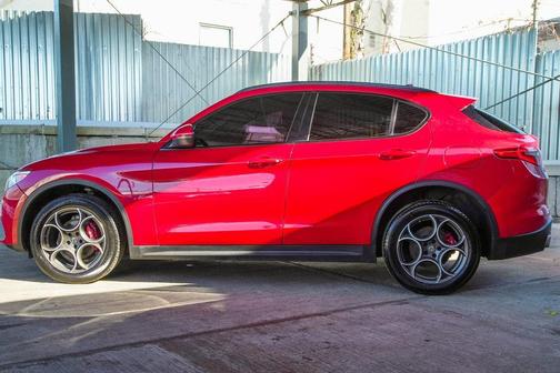 2018 Alfa Romeo Stelvio Sport