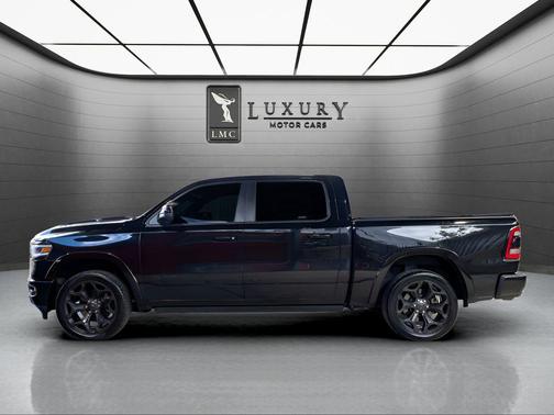Diamond Black Crystal Pearlcoat 2023 RAM 1500 Limited
