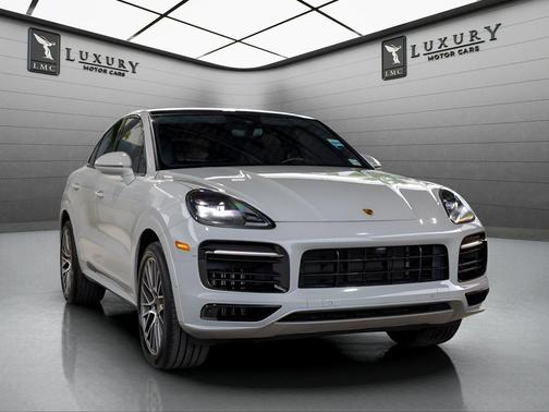 Gray 2023 Porsche Cayenne Cayenne