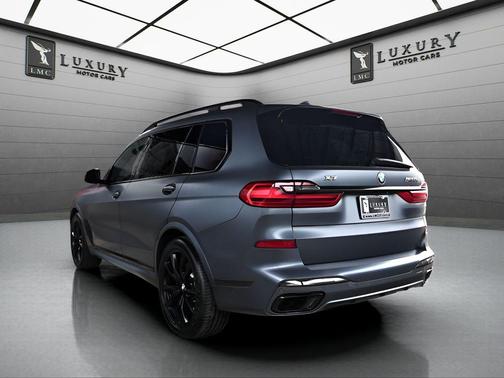 2021 BMW X7 M50i