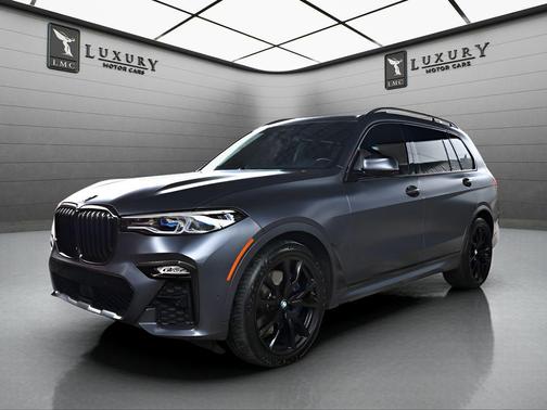2021 BMW X7 M50i