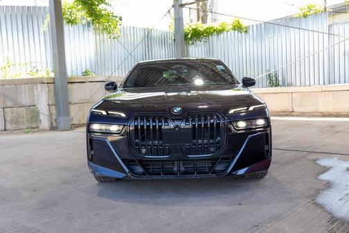 Carbon Black Metallic 2023 BMW 760 i xDrive