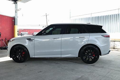 2023 Land Rover Range Rover Sport SE