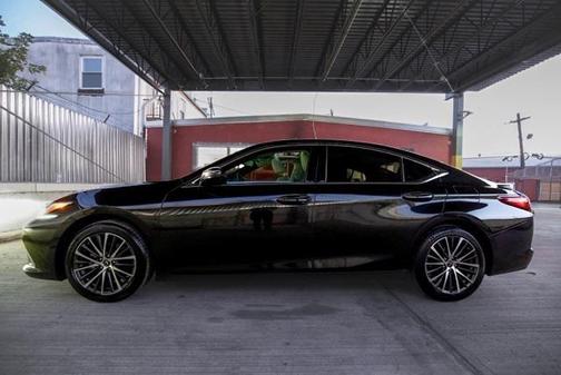2025 Lexus ES 350 Base