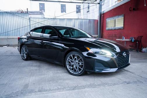 2023 Nissan Altima SR VC-Turbo FWD