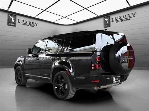 2023 Land Rover Defender 130 X-Dynamic SE