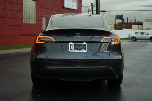 2024 Tesla Model Y Standard Range