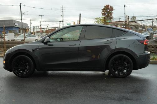 2024 Tesla Model Y Standard Range