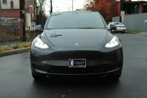 2024 Tesla Model Y Standard Range