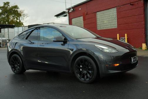 2024 Tesla Model Y Standard Range