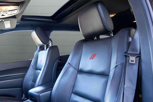 DB Black Crystal Clearcoat 2024 Dodge Durango GT Plus