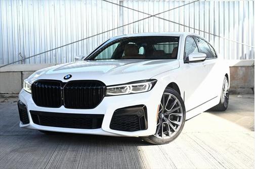 2022 BMW 740 i