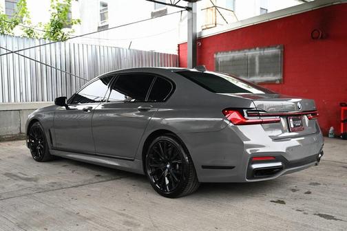 2022 BMW 750 i xDrive